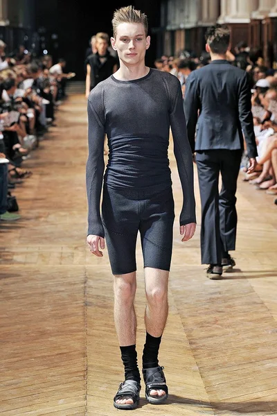 Look 7